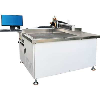 Wasserstrahlmaschine mit integrierter Servopumpe
